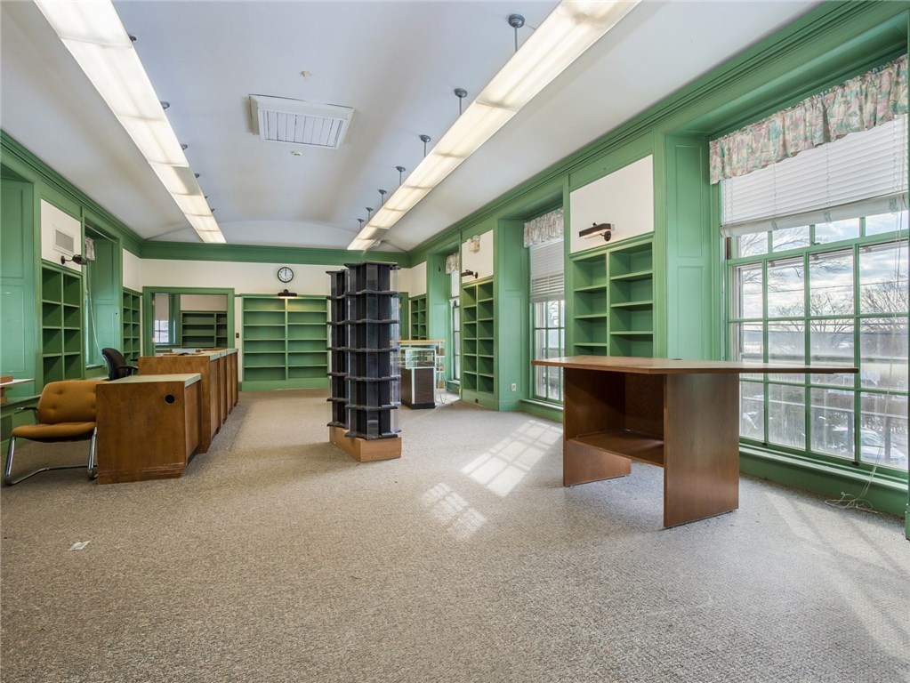 298 Highland Road Tiverton, RI 02878 - Photo 6 of 26
