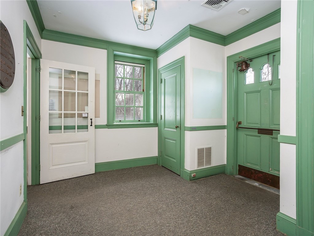 298 Highland Road Tiverton, RI 02878 - Photo 10 of 26