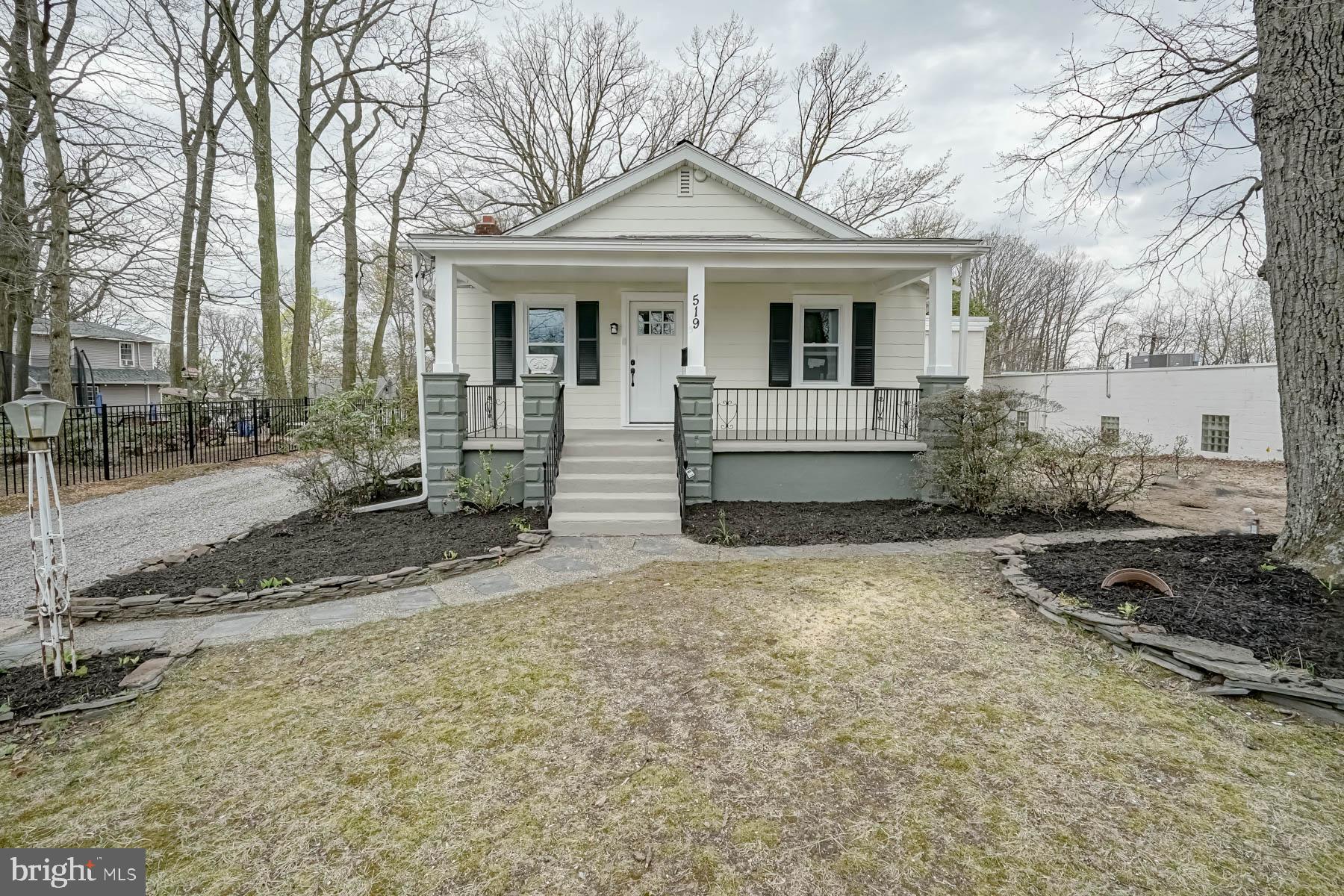 519 Irish Hill Road Runnemede, NJ 08078 - Photo 3 of 38