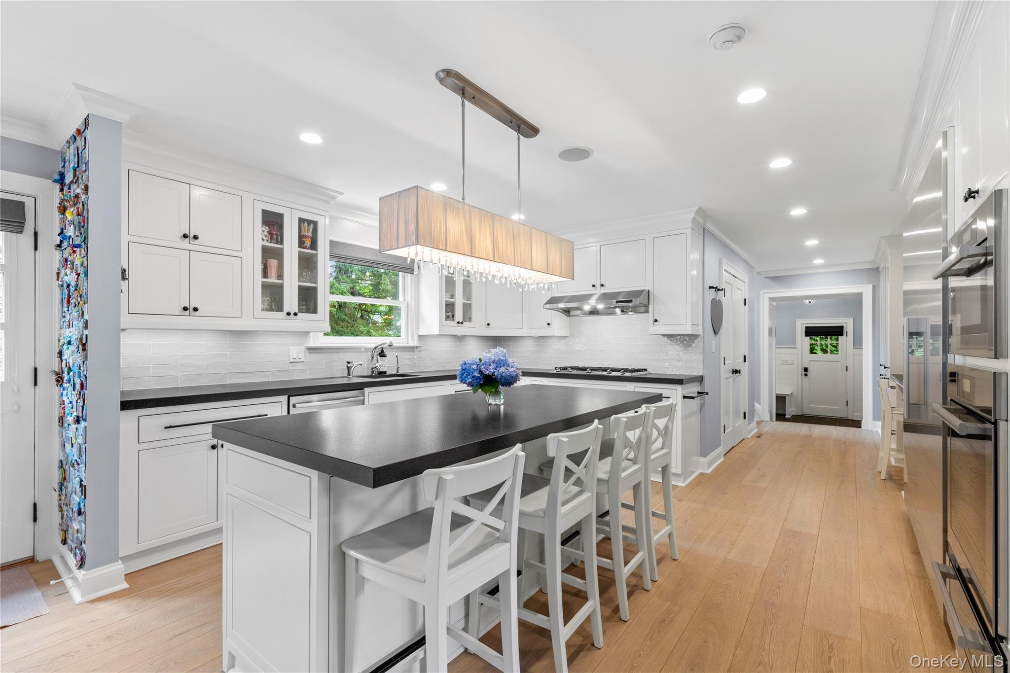 394 Park Avenue Rye, NY 10580 - Photo 8 of 36 Sunny EIK