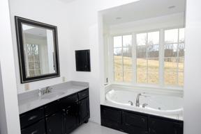 1631 Davis Stuart Road Lewisburg, WV 24901 - Photo 21 of 26 Tub in Main bedroom bath