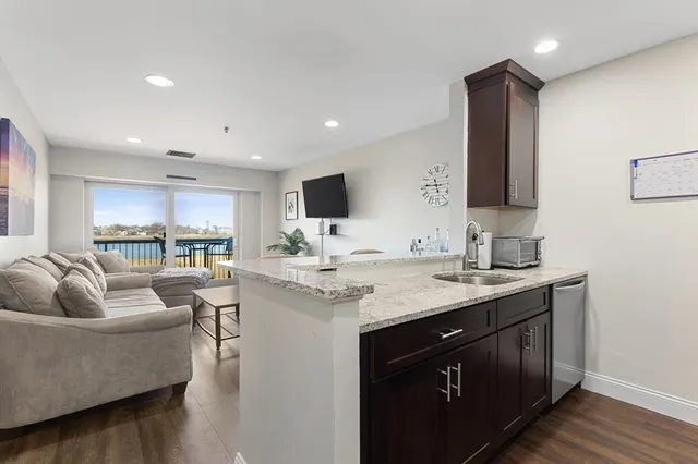 $2,400 | 133 Commander Shea Boulevard, Unit 407, Quincy, MA 02171