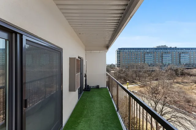 $2,400 | 133 Commander Shea Boulevard, Unit 407, Quincy, MA 02171