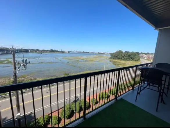 $2,400 | 133 Commander Shea Boulevard, Unit 407, Quincy, MA 02171