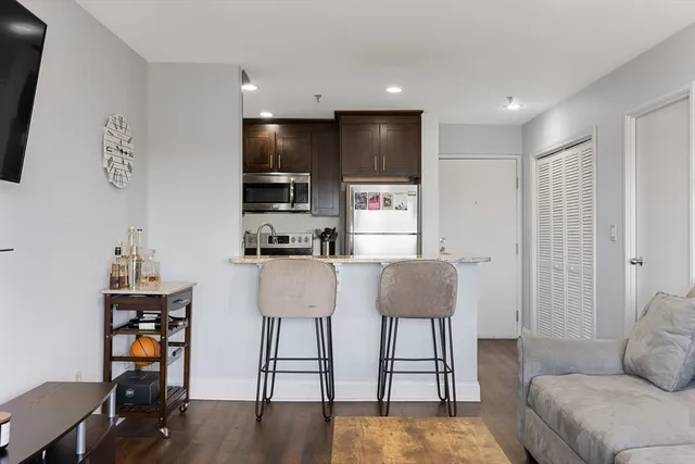 $2,400 | 133 Commander Shea Boulevard, Unit 407, Quincy, MA 02171