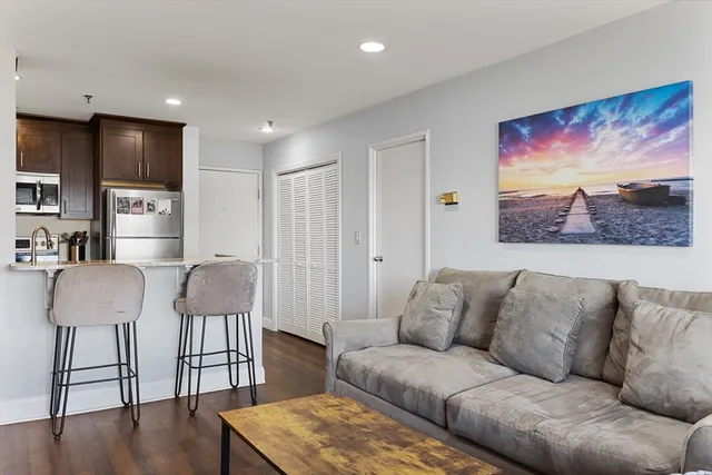 $2,400 | 133 Commander Shea Boulevard, Unit 407, Quincy, MA 02171