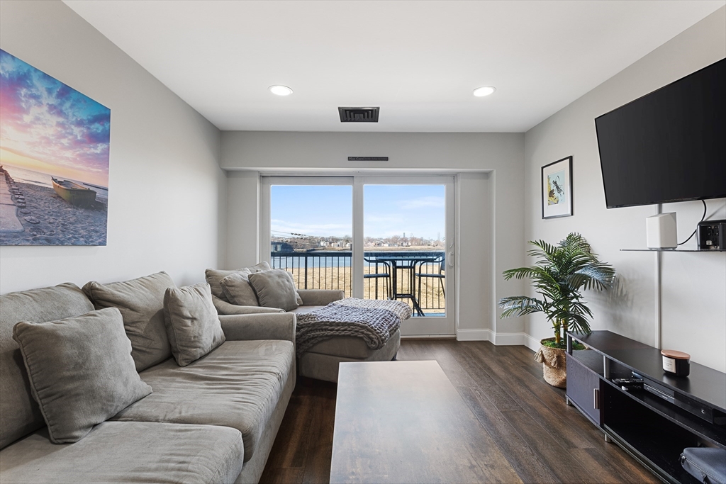 133 Commander Shea Boulevard, Unit 407 Quincy, MA 02171 - Photo 9 of 27