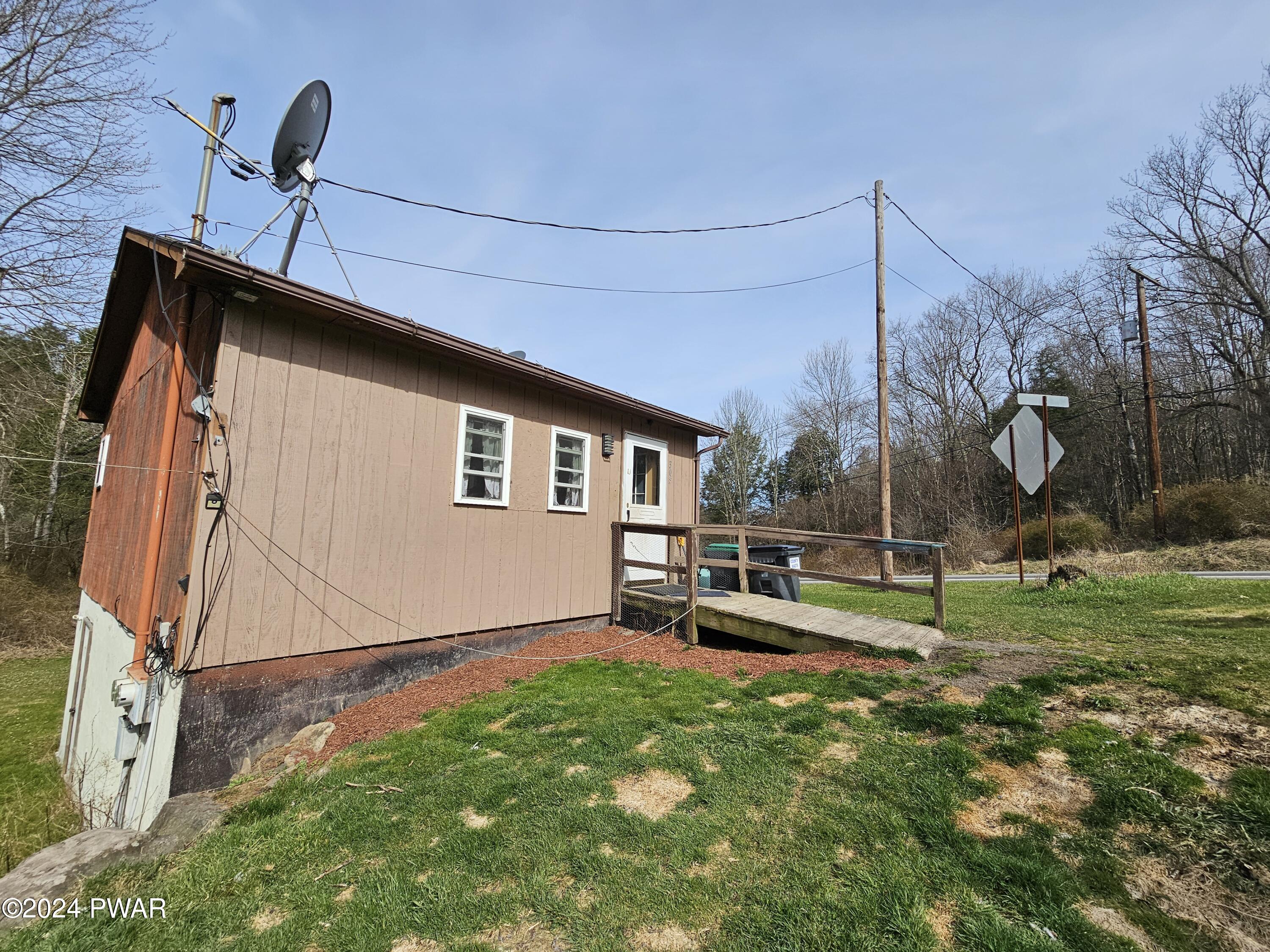 305 East Sterling Road Newfoundland, PA 18445 - Photo 33 of 40
