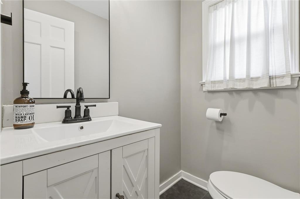 6928 Wornall Road Kansas City, MO 64113 - Photo 13 of 34