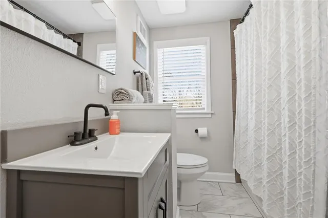 $450,000 | 6928 Wornall Road, Kansas City, MO 64113