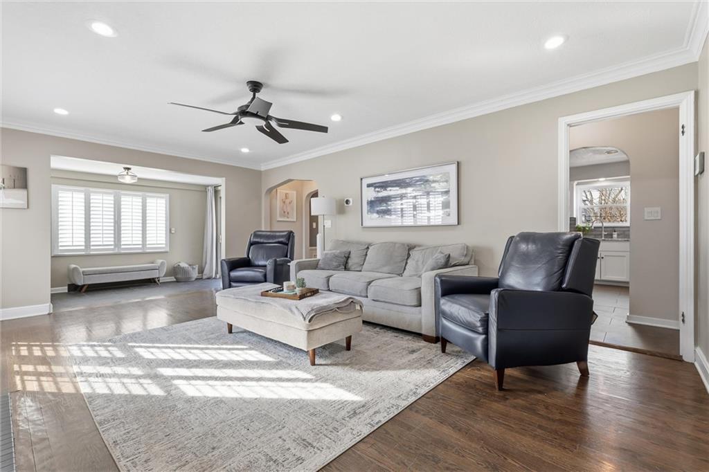 6928 Wornall Road Kansas City, MO 64113 - Photo 4 of 34