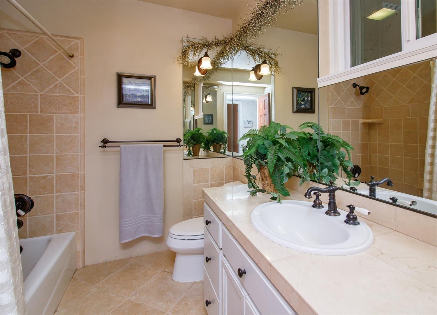 3800 Walker Creek Road Central Point, OR 97502 - Photo 24 of 35 Lower level bathroom