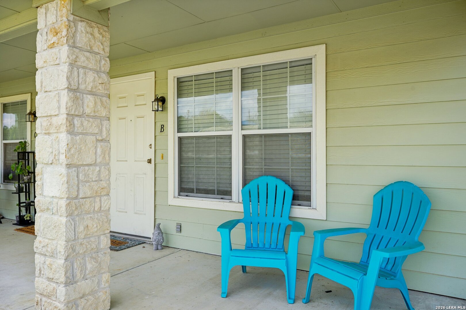 2312 Sailing Way, Unit B Kerrville, TX 78028 - Photo 3 of 25 a view of a chair with a chair