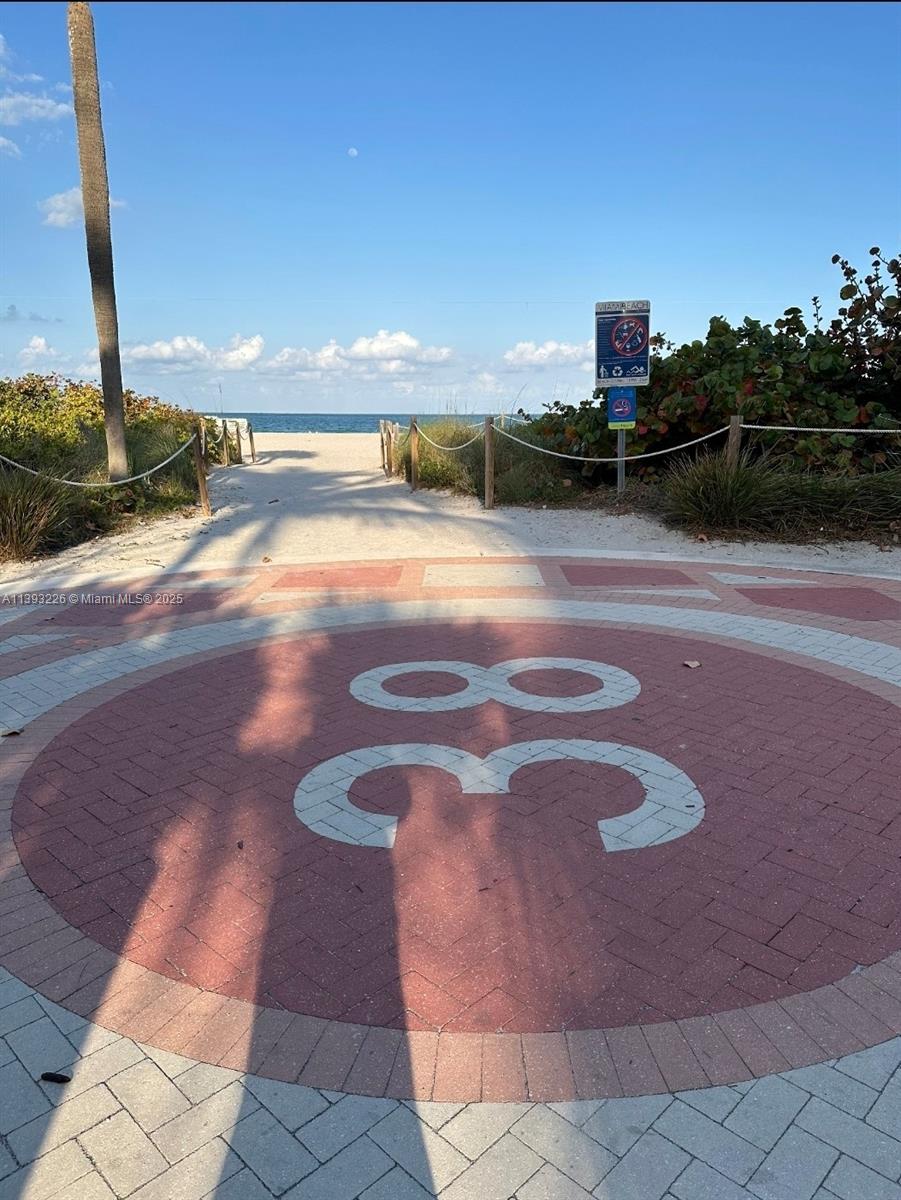 a view of a tennis court
