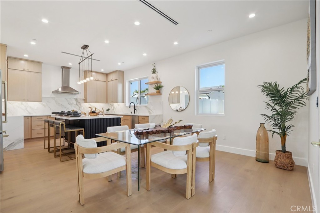 14929 Vose Street Van Nuys, CA 91405 - Photo 11 of 56 a view of a dining room with furniture