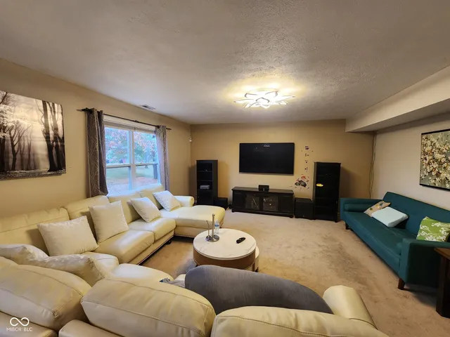 $2,500 | 8607 Longspur Court, Indianapolis, IN 46234