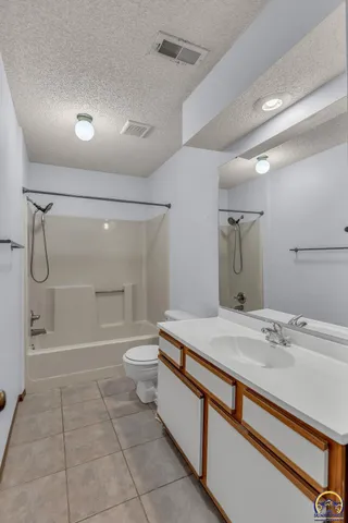 $174,900 | 6040 Southwest 25th Street, Topeka, KS 66614