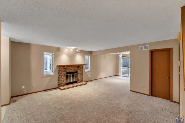 $174,900 | 6040 Southwest 25th Street, Topeka, KS 66614