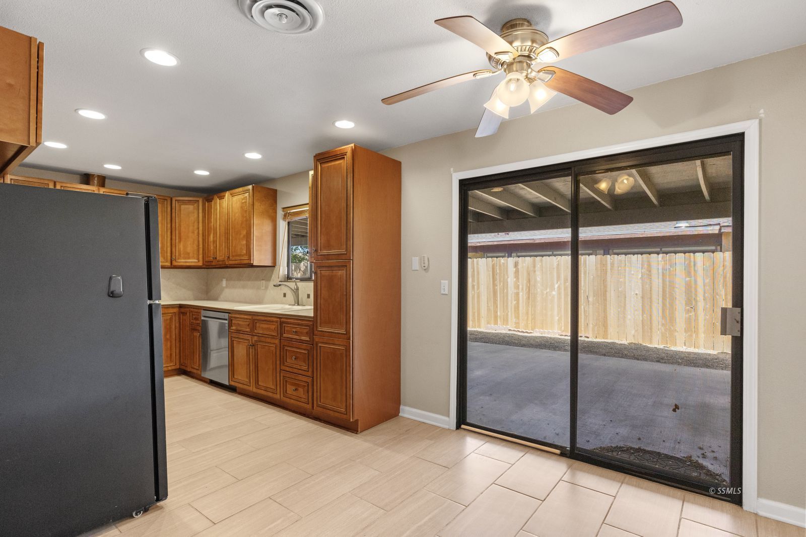 600 East California Avenue Ridgecrest, CA 93555 - Photo 10 of 25