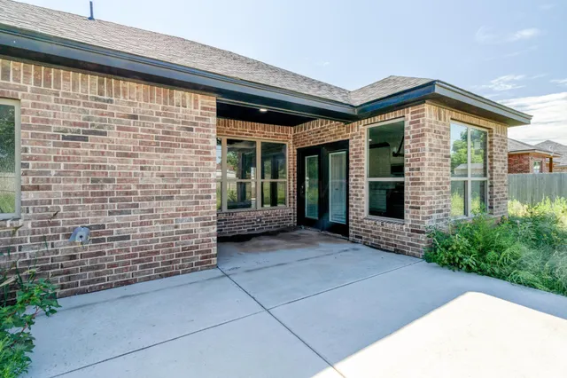 $290,000 | 716 Melinda Lane, Dumas, TX 79029