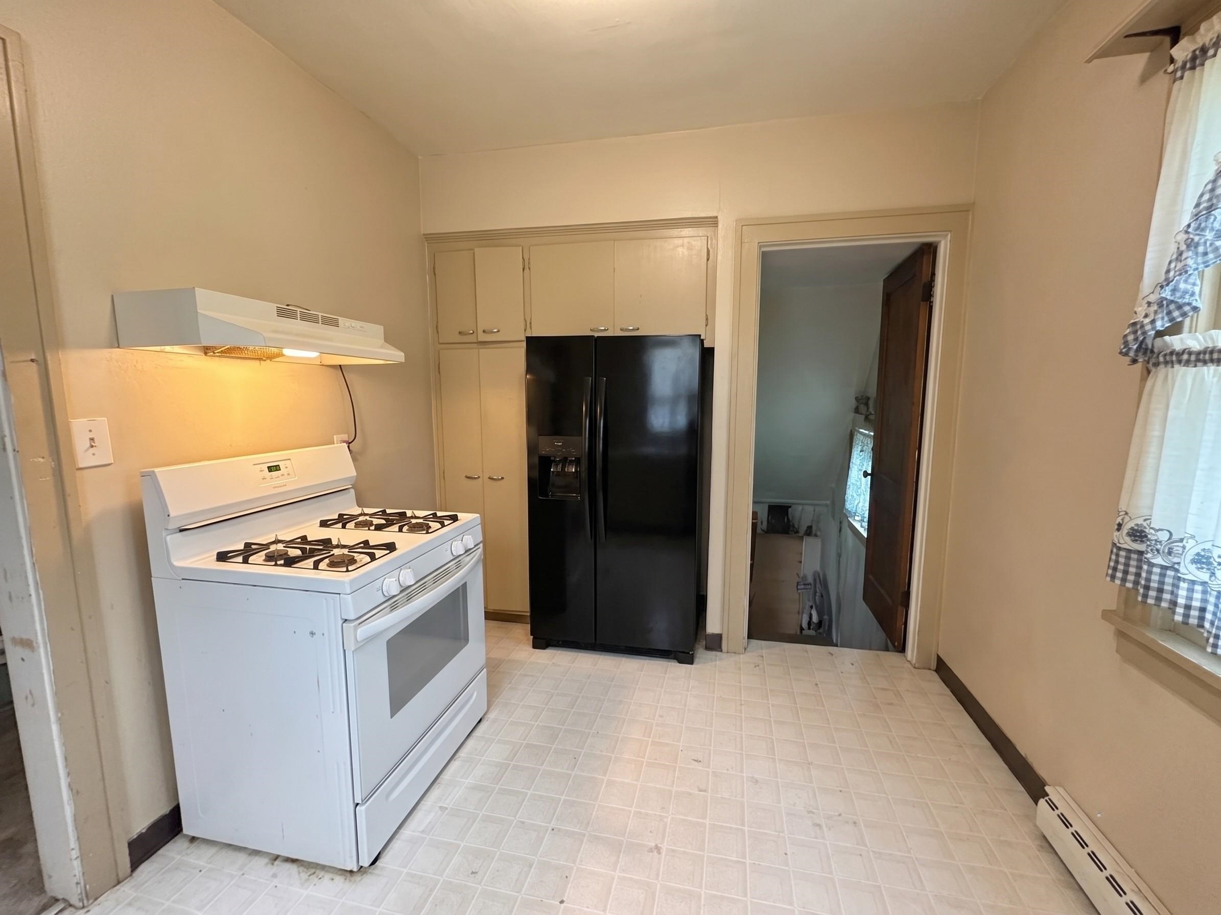 1709 Flett Avenue Racine, WI 53405 - Photo 5 of 13