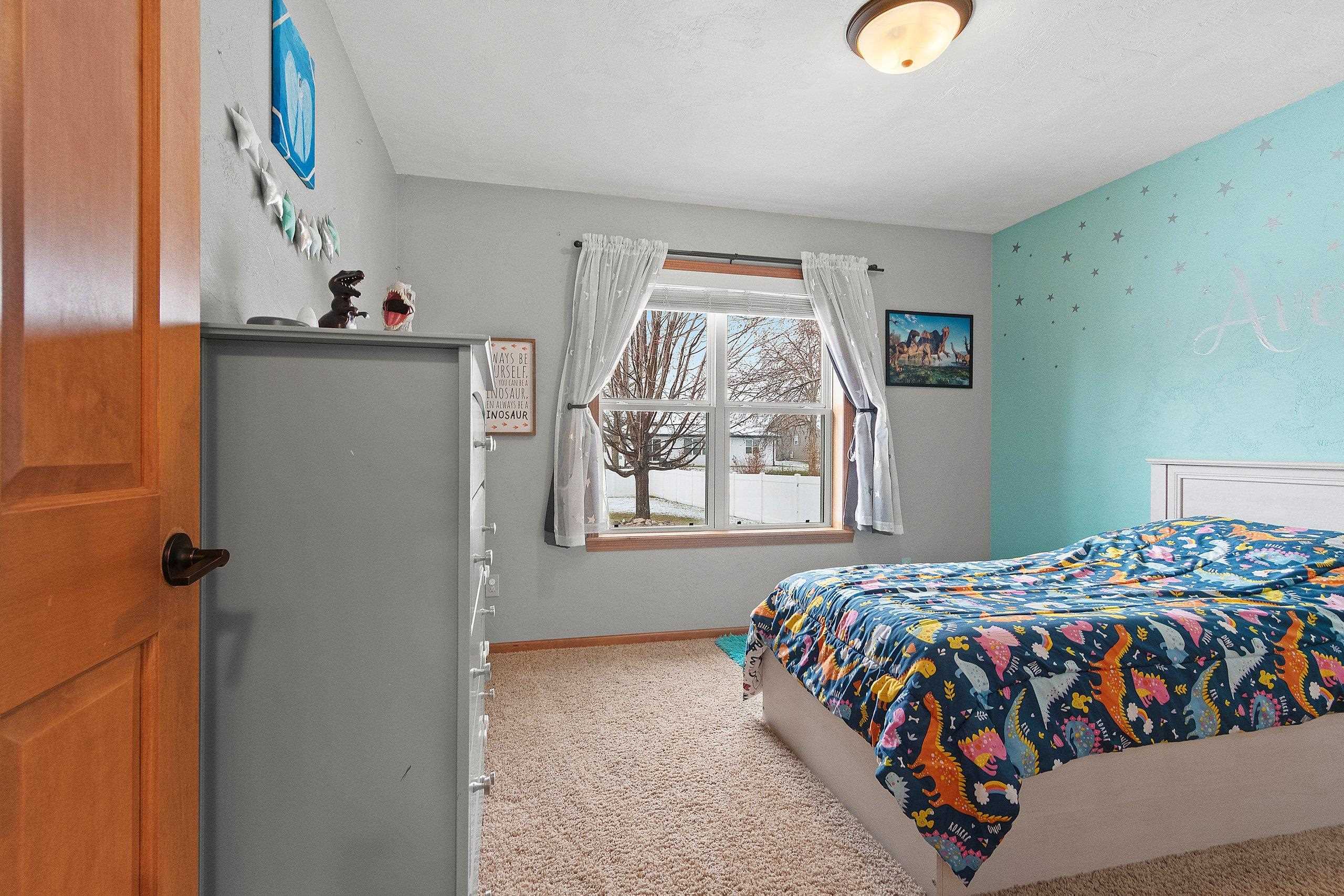 1012 Tana Lane Menasha, WI 54952 - Photo 27 of 44