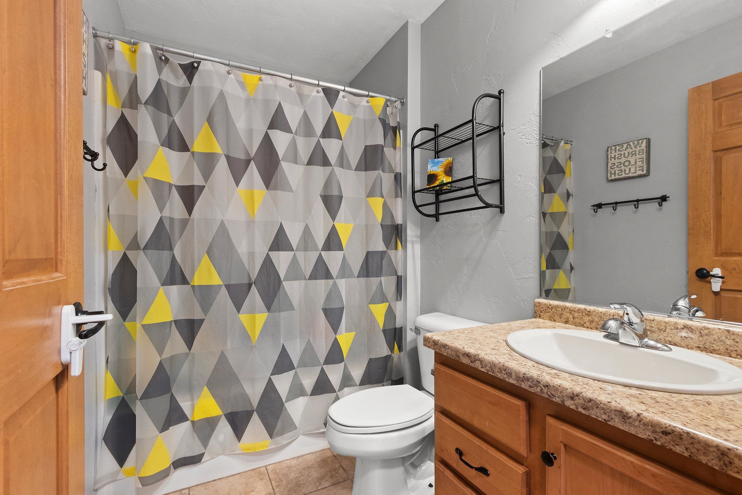 1012 Tana Lane Menasha, WI 54952 - Photo 31 of 44