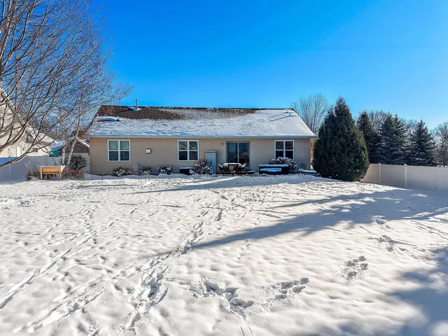 $409,900 | 1012 Tana Lane, Menasha, WI 54952