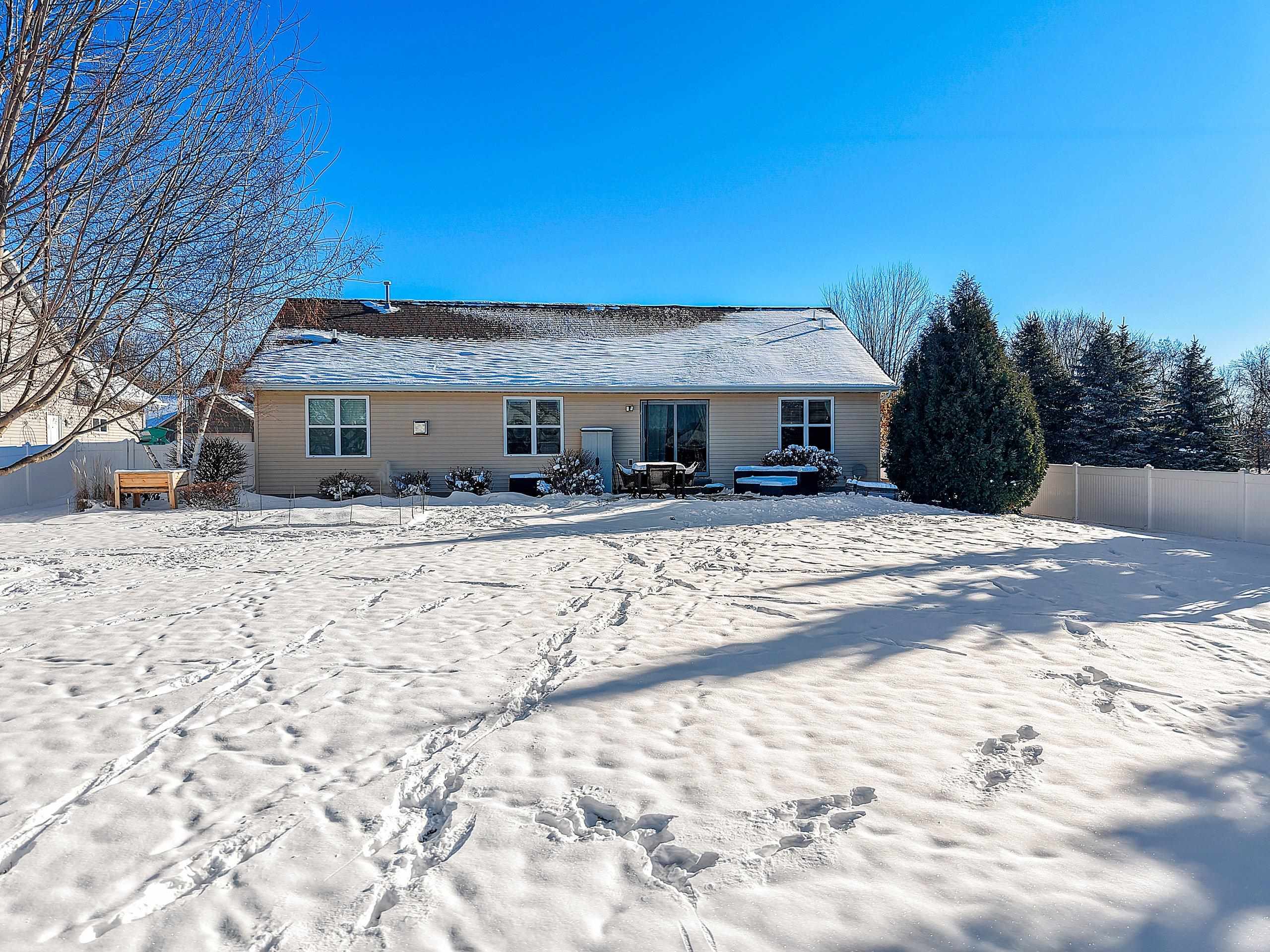 1012 Tana Lane Menasha, WI 54952 - Photo 37 of 44