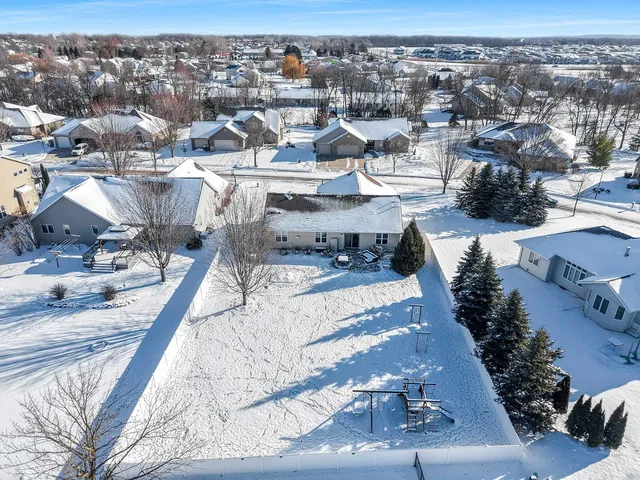 $409,900 | 1012 Tana Lane, Menasha, WI 54952