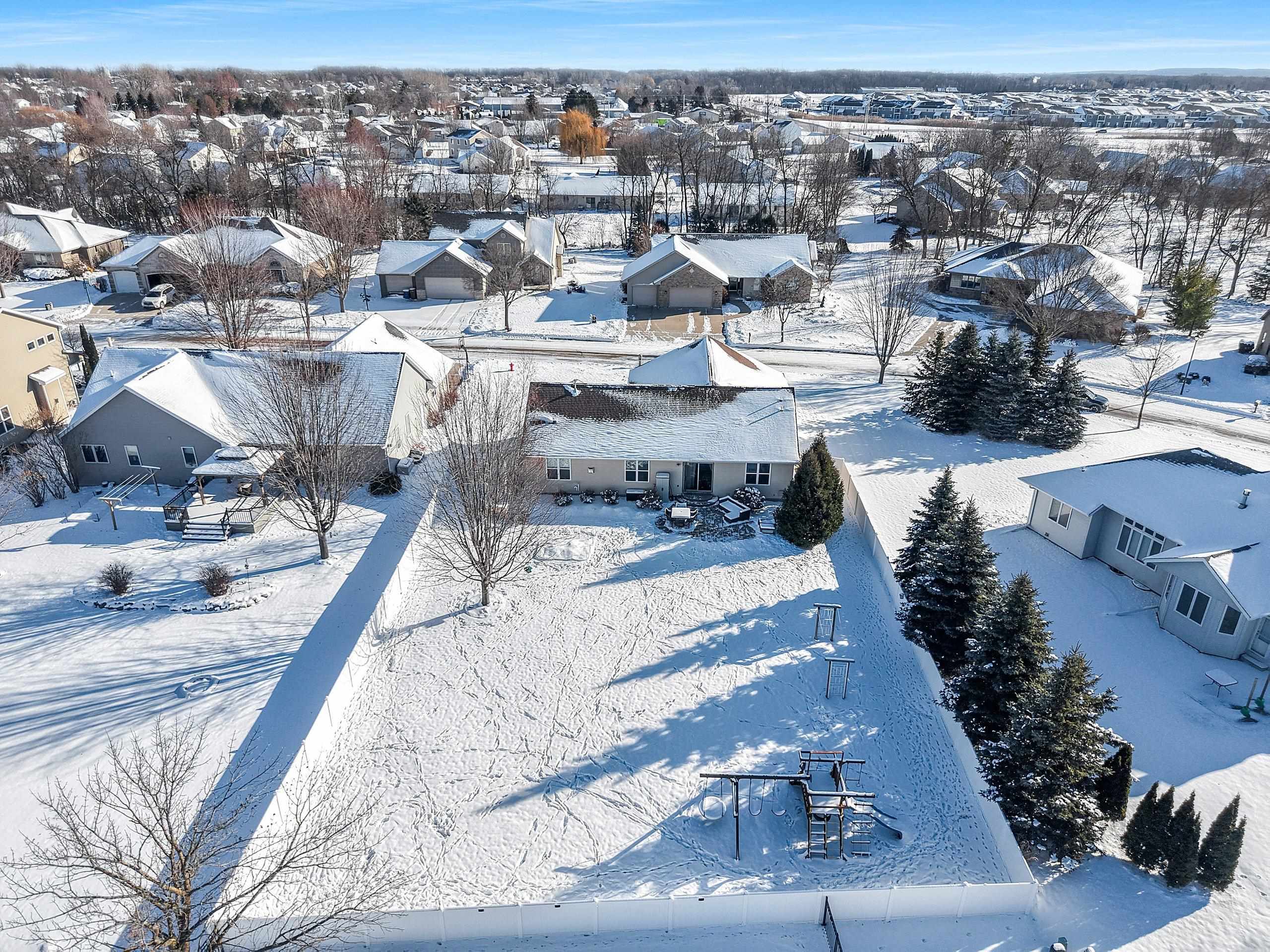 1012 Tana Lane Menasha, WI 54952 - Photo 39 of 44