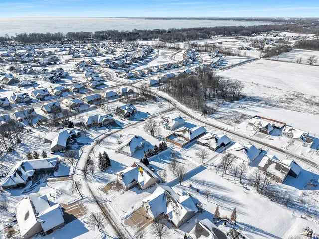 $409,900 | 1012 Tana Lane, Menasha, WI 54952