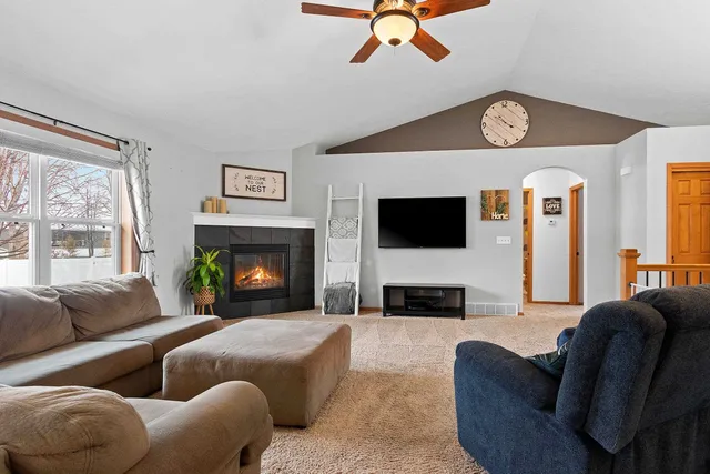 $409,900 | 1012 Tana Lane, Menasha, WI 54952