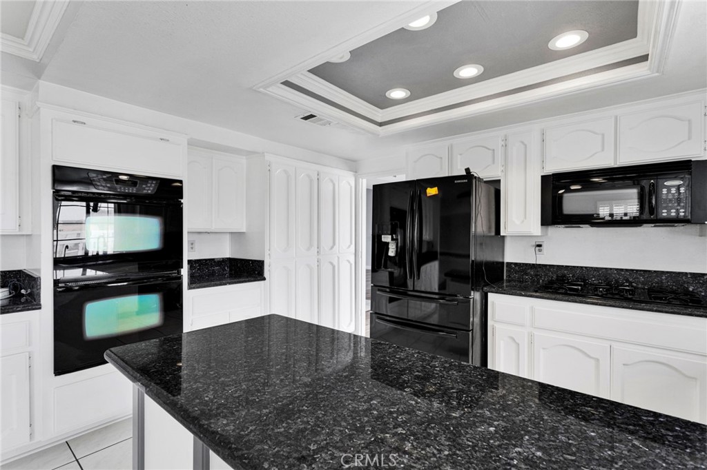 27655 River Rock Road Helendale, CA 92342 - Photo 15 of 64