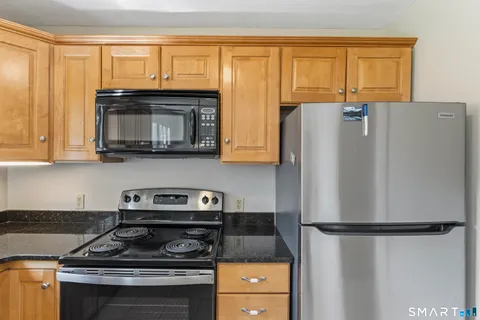$275,000 | 471 Heritage Village, Unit B, Southbury, CT 06488