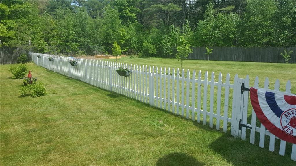2 J J R Lane Buxton, ME 04093 - Photo 5 of 29 Perfect white picket fence!