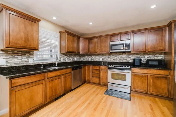 $509,900 | 3 Diamond Street, Fairhaven, MA 02719