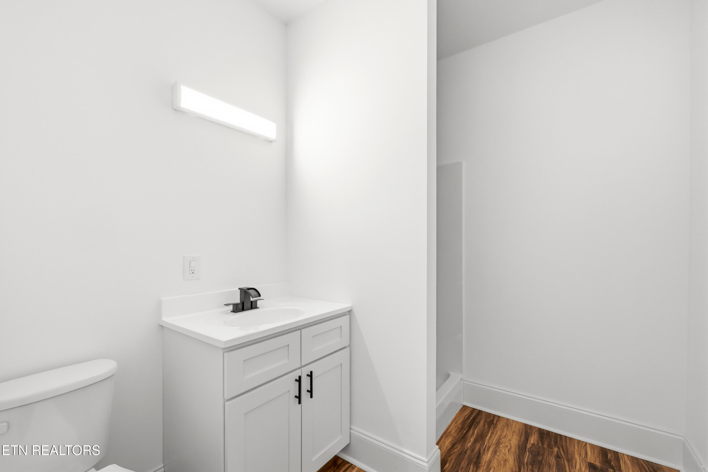 141 Neal Drive Rutledge, TN 37861 - Photo 8 of 24 Additional Bathroom