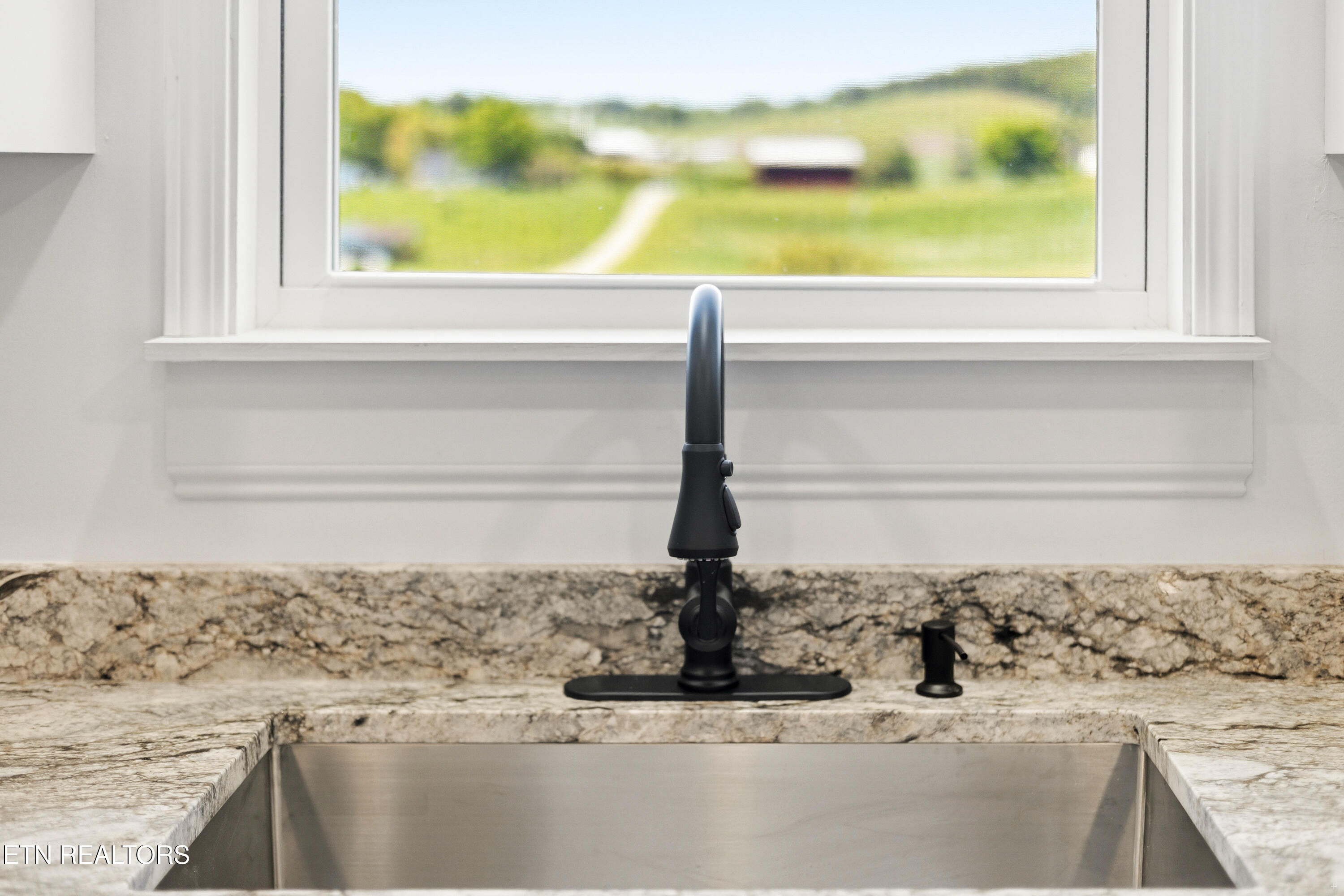 141 Neal Drive Rutledge, TN 37861 - Photo 9 of 24 Kitchen