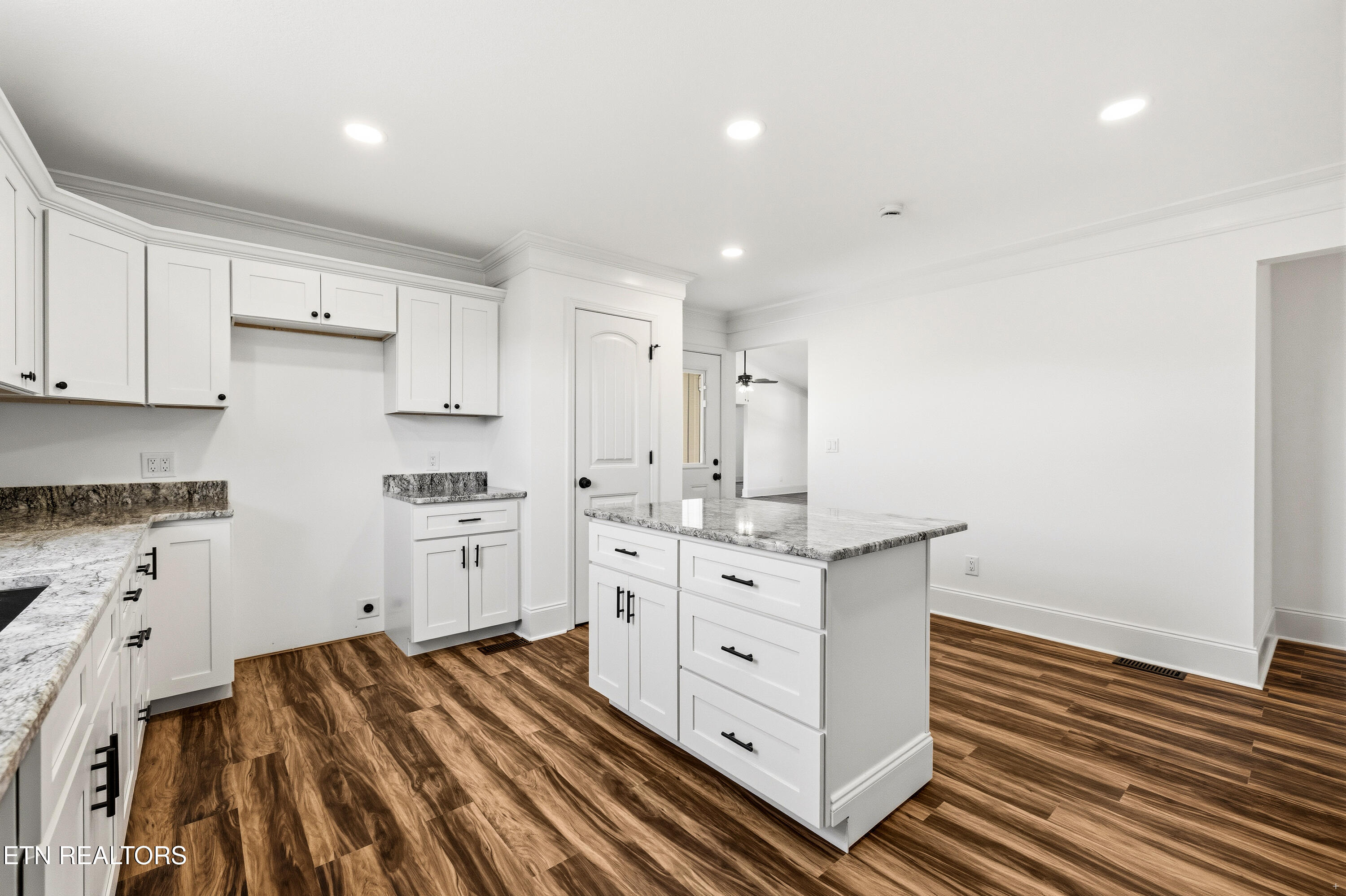 141 Neal Drive Rutledge, TN 37861 - Photo 10 of 24 Kitchen