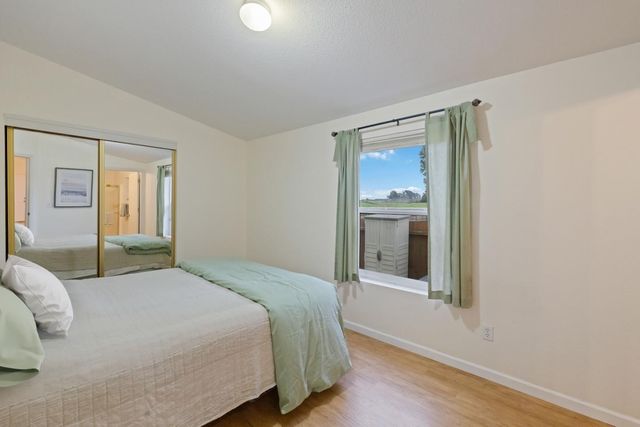 a view of a livingroom with furniture