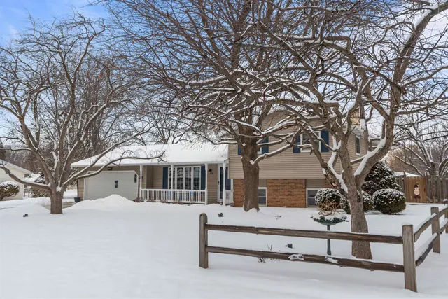 $365,000 | 1258 Circle Drive, Green Bay, WI 54313