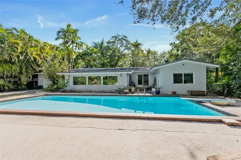 $2,600,000 | 4510 Ingraham Highway, Coral Gables, FL 33133