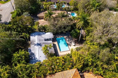 $2,600,000 | 4510 Ingraham Highway, Coral Gables, FL 33133