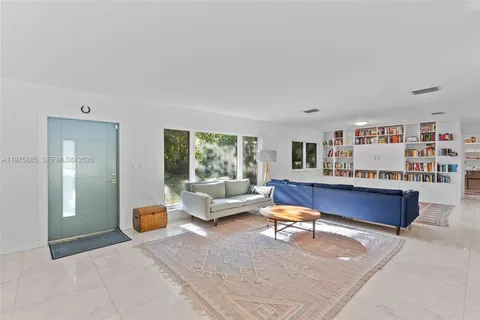 $2,600,000 | 4510 Ingraham Highway, Coral Gables, FL 33133