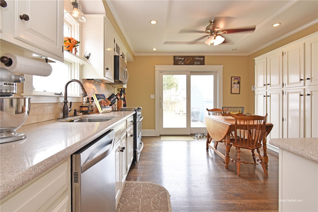 27 Chiswick Road Cranston, RI 02905 - Photo 15 of 29