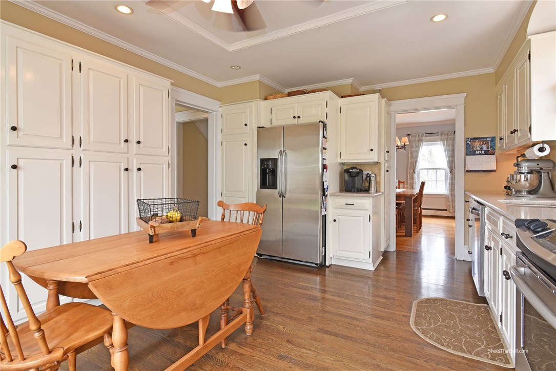 27 Chiswick Road Cranston, RI 02905 - Photo 17 of 29