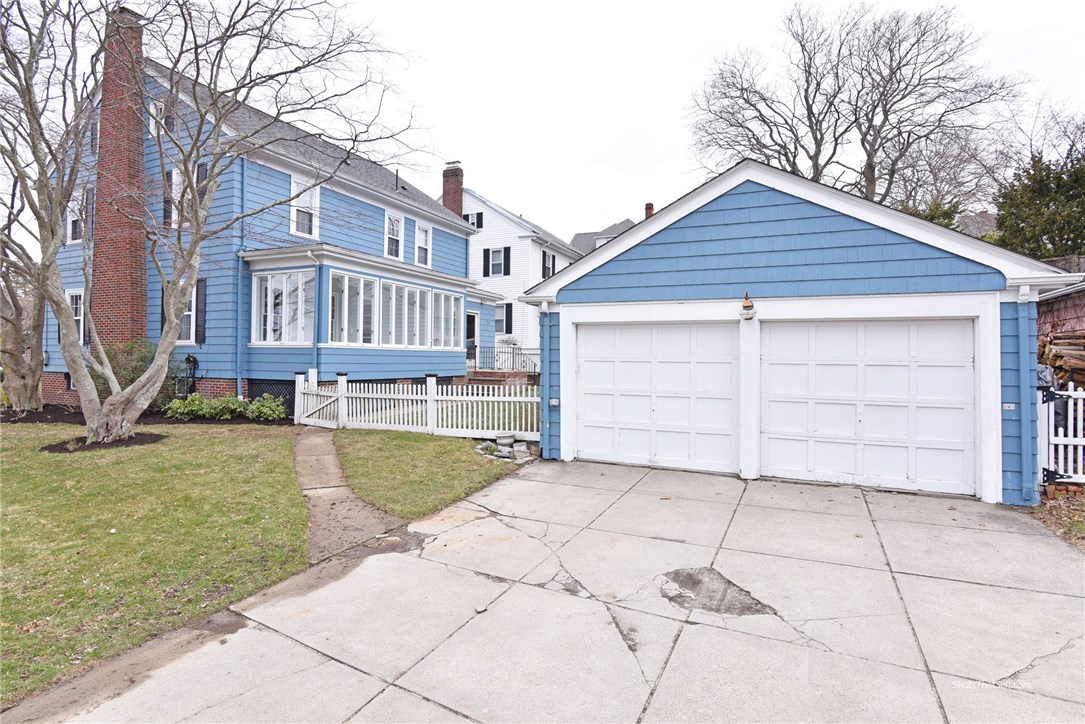 27 Chiswick Road Cranston, RI 02905 - Photo 5 of 29