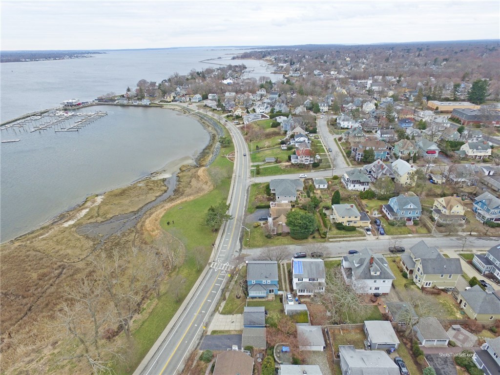 27 Chiswick Road Cranston, RI 02905 - Photo 8 of 29