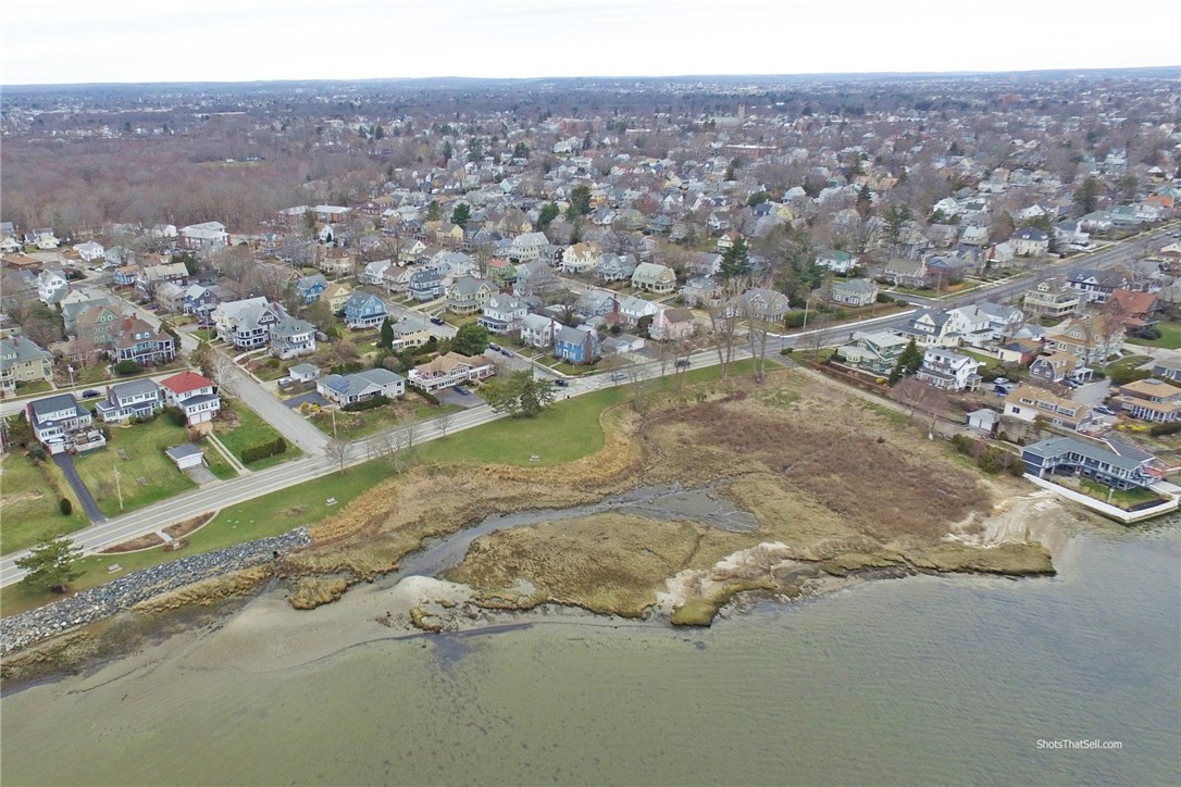 27 Chiswick Road Cranston, RI 02905 - Photo 9 of 29